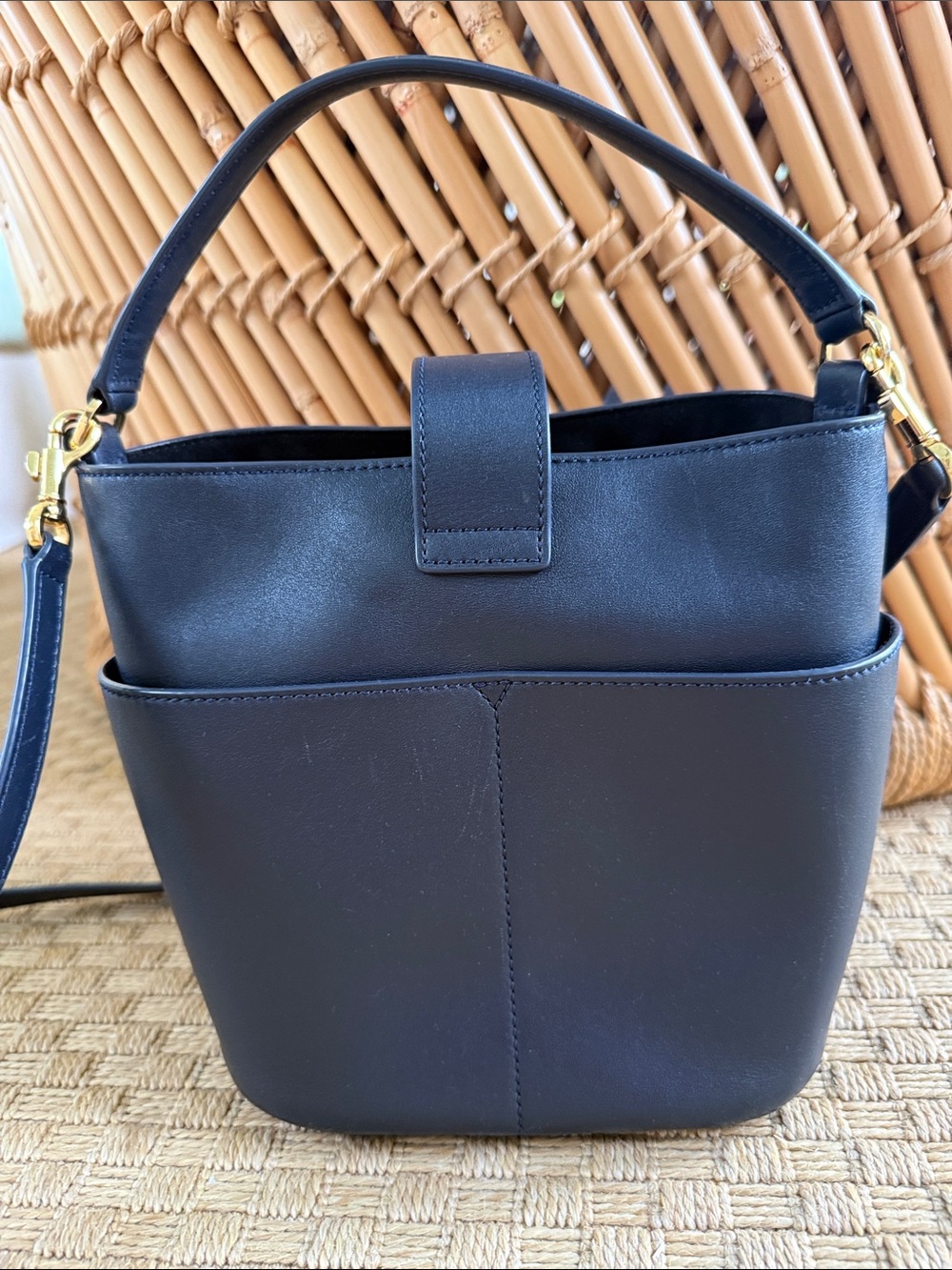 Veronica Beard Small Crest Bucket Crossbody Bag Navy Leather - Picture 4 of 8